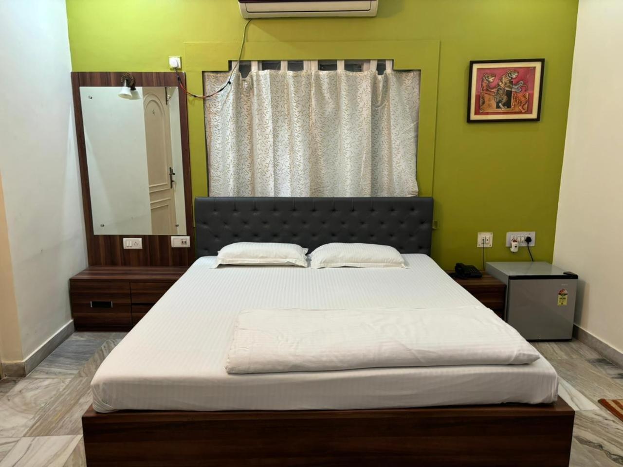 Om Sai Villa Guesthouse Kalkutta Exterior foto