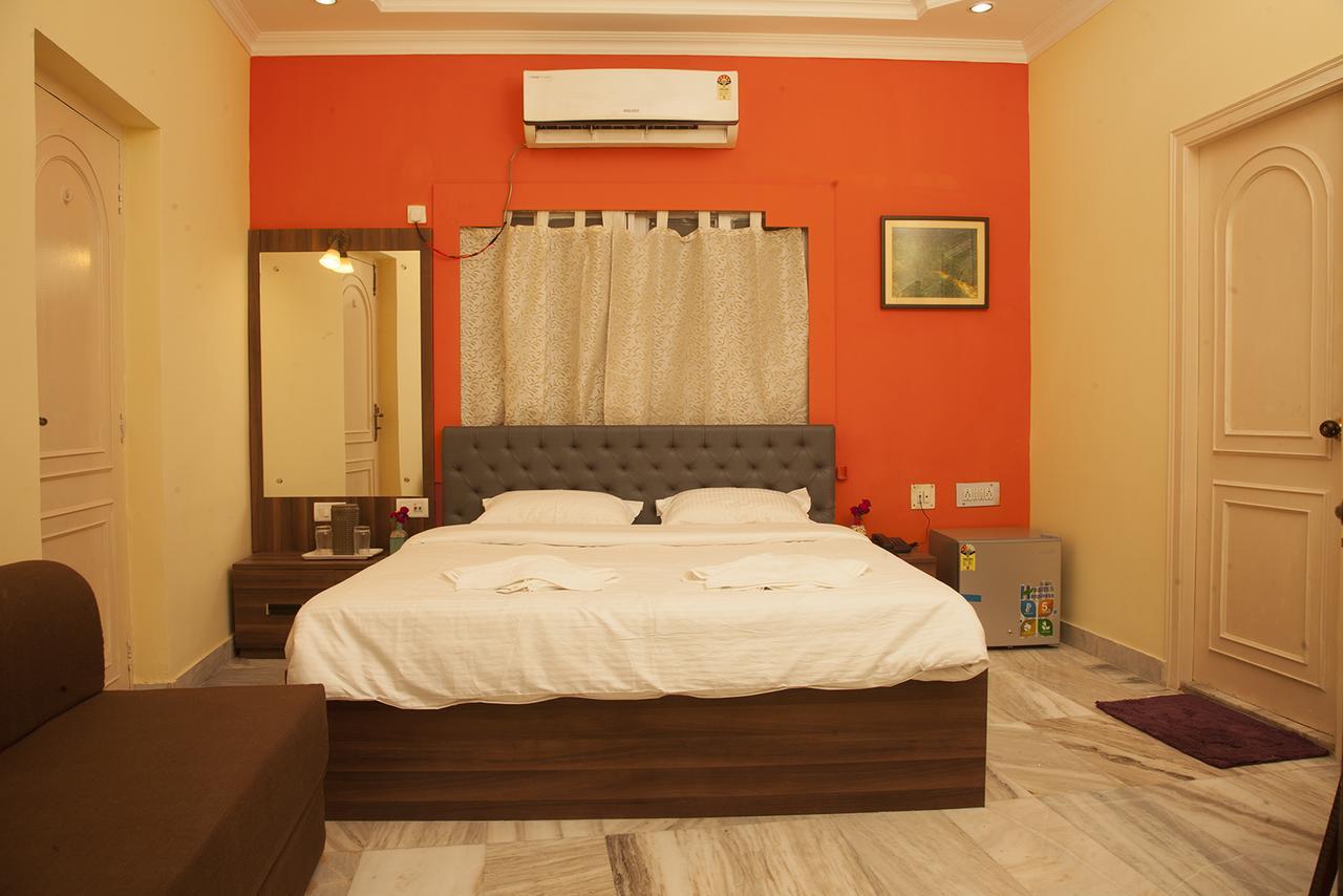 Om Sai Villa Guesthouse Kalkutta Exterior foto