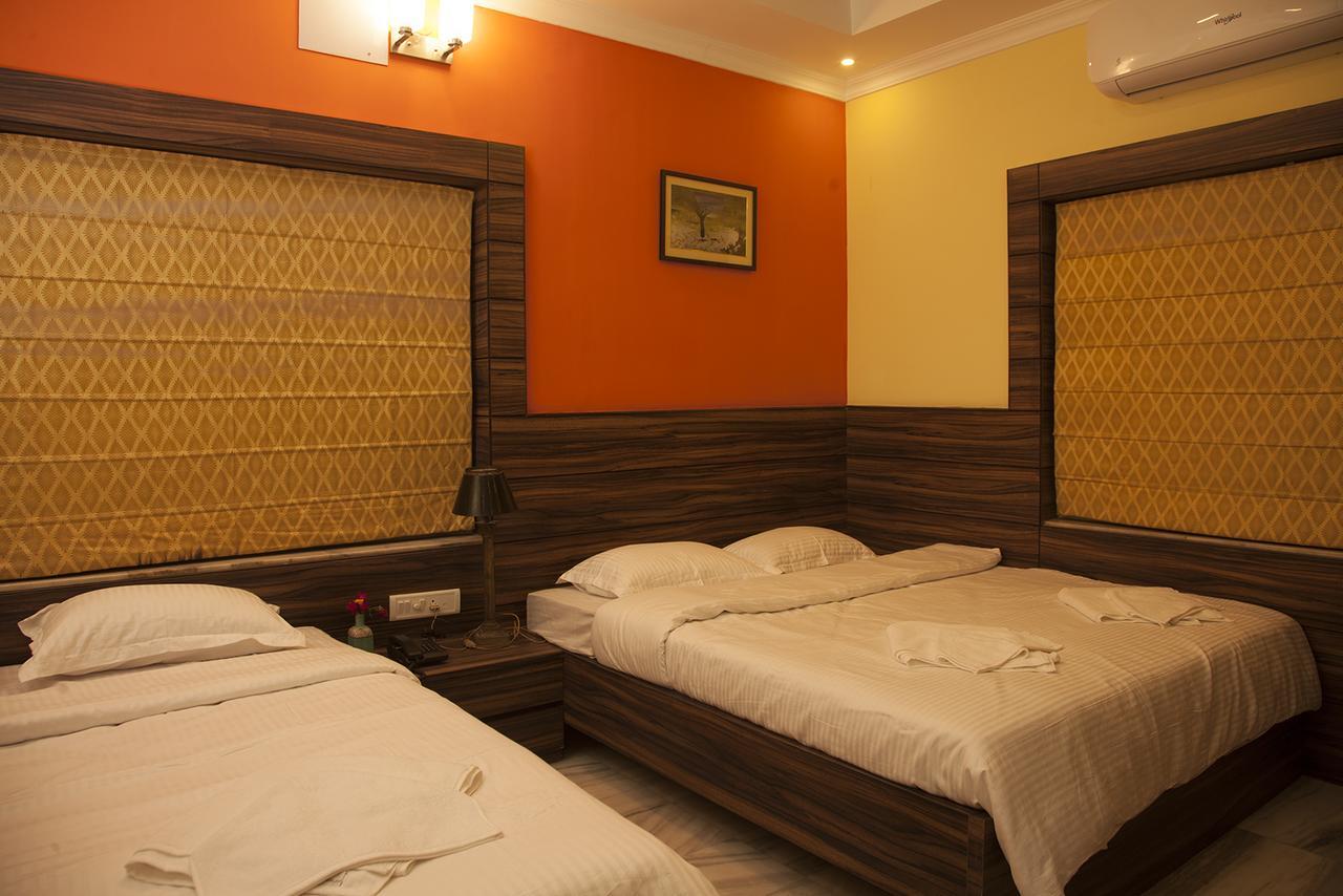 Om Sai Villa Guesthouse Kalkutta Exterior foto